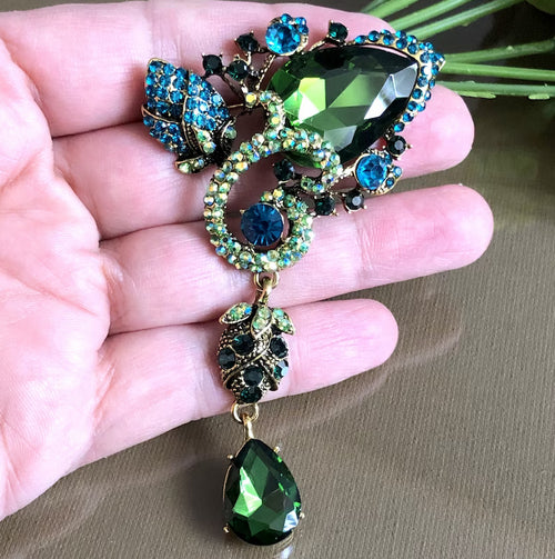 Goddess Emerald Broche