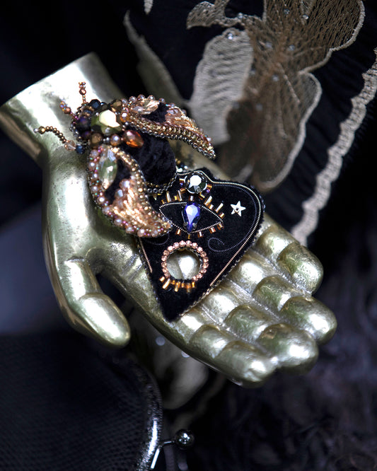 Cicada Royale Broche