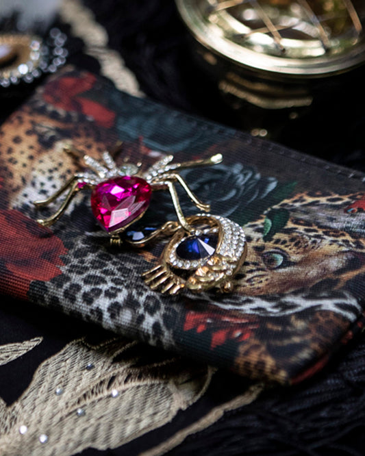 Divine Blue Eye Broche