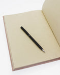 Load image into Gallery viewer, Håndlavet Fairtrade Notesbog m/elastik - large