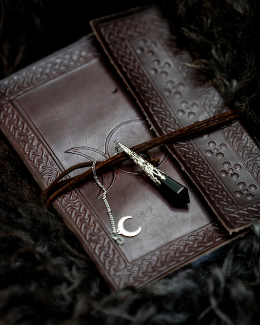 Divinatory Black Moon Pendul