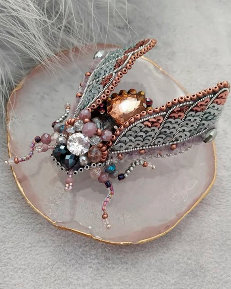 Moon Cicada Broche