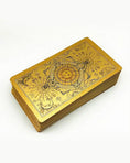 Load image into Gallery viewer, Divinatory Golden Foil Tarotkort
