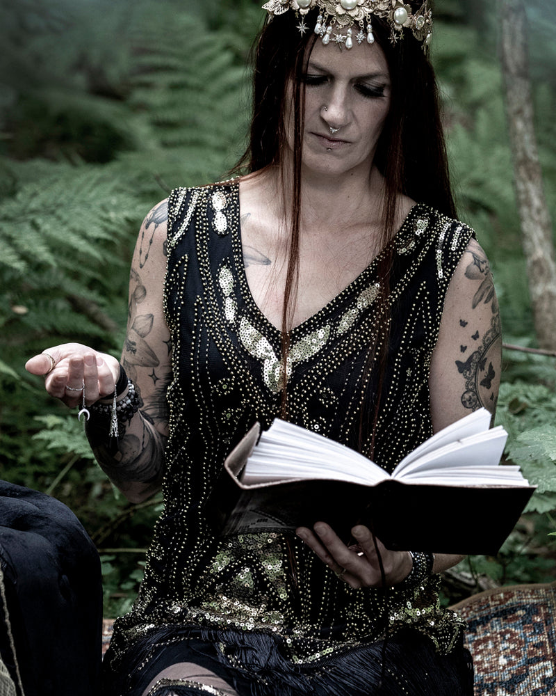 Divinatory Black Moon Pendul