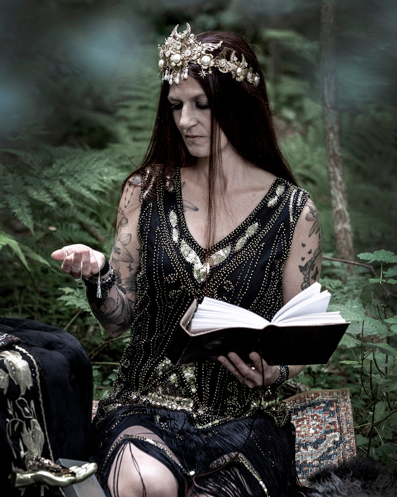 Divinatory Black Moon Pendul