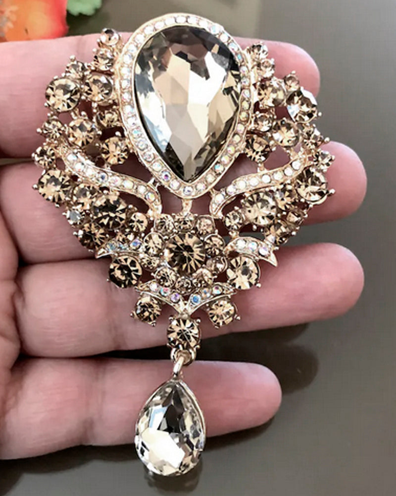 Goddess Diamond Broche