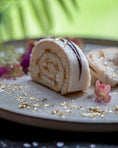 Load image into Gallery viewer, Goldflakes Topping & Decoration
